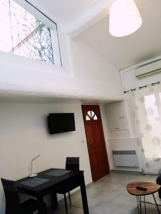 Appartamento Duplex Denim Nîmes Esterno foto
